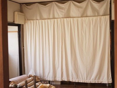 curtain02.jpg